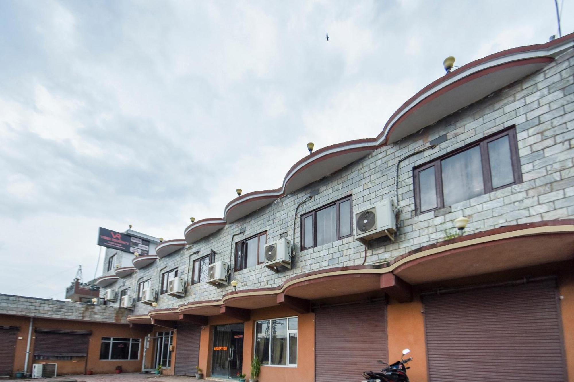 Nālāgarh Oyo Flagship Vibes Hotel מראה חיצוני תמונה